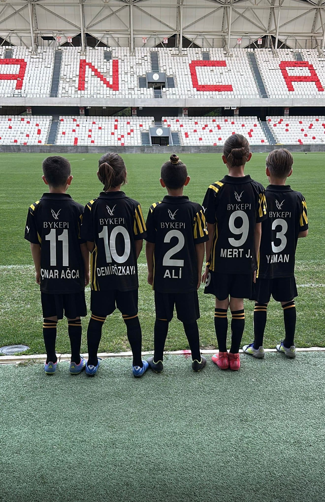 MİNİK YILDIZLARA DESTEK